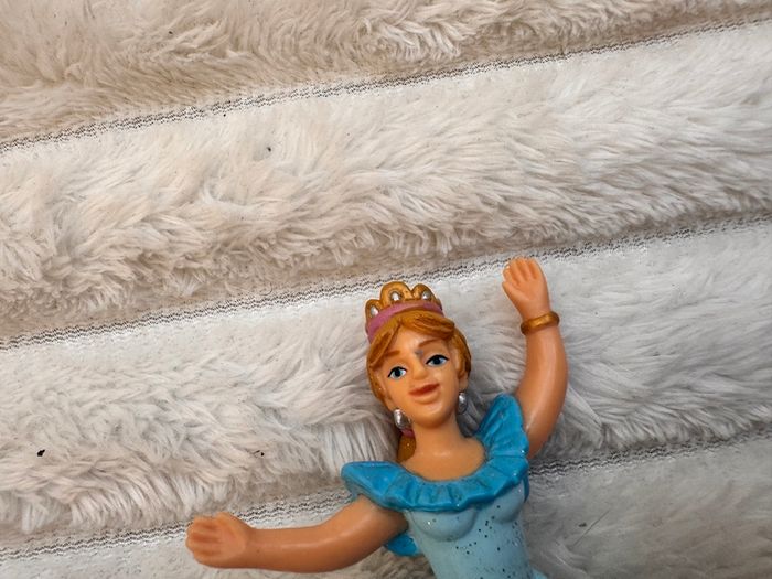 Papo Blue Princess Skating Figure 2016 Figure Skater Ice Skates Crown approx. 10 cm. Used Please see photos
