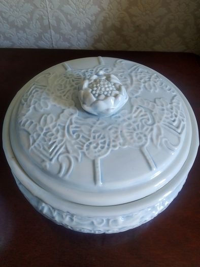 NEW ANTHROPOLOGIE Embossed Small Tureen and Jar