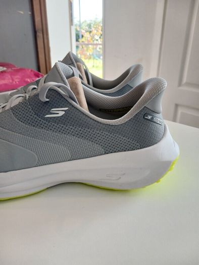 golf shoes