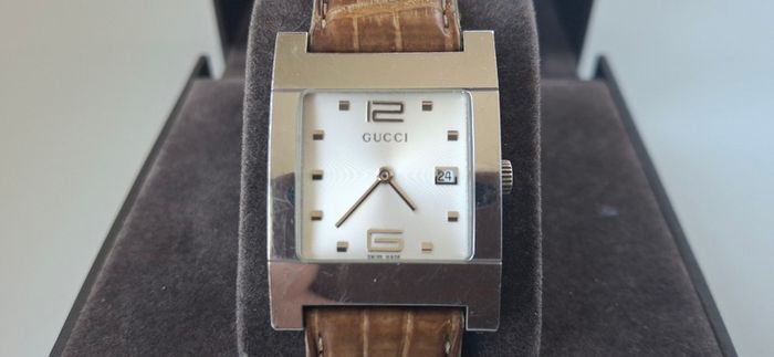 Gucci 7700M watch