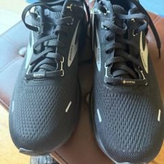 Brooks Running Trainers -Brand New