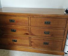 Bedroom furniture set