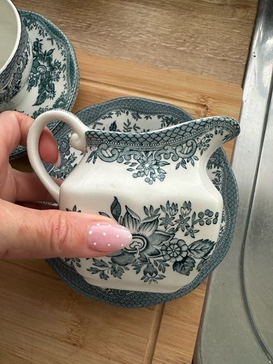 Vintage cup set