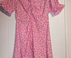 gorgeous floral, ruched, midi dress from Quiz. Perfect for summer