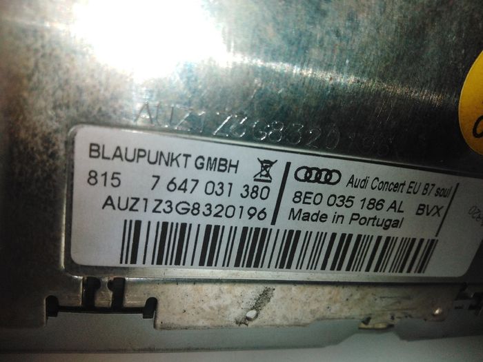 Audi A4 B7 /B6 Audi Concert Double Din CD/radio stereo headunit 8EO 035 186 AL