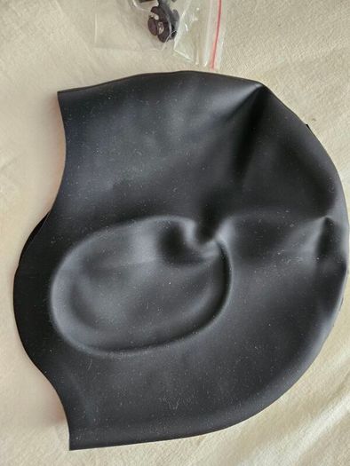 Adult Swimming Cap + ear and nose plugs