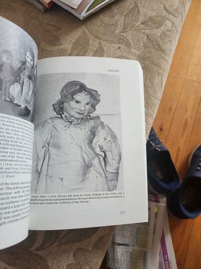 The Collectir's Guide To British Dolls Since 1920. By Collette Mansell. First Edition Large Volume Paperback In Good Condition.