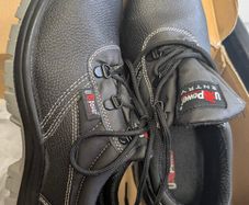 working shoes just tried,size EU 43 or Uk  9