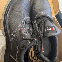 working shoes just tried,size EU 43 or Uk  9