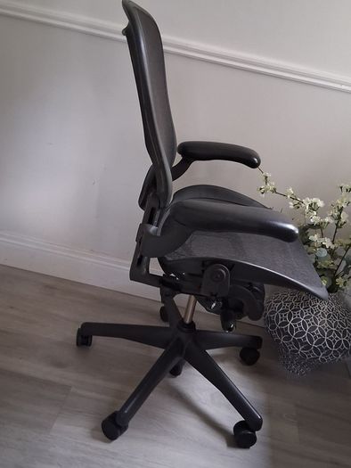 Herman Miller Classic Aeron Size C Ergonomic Chair