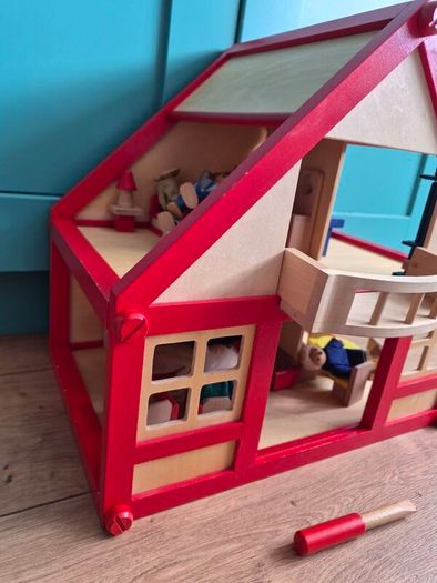 Vintage Dollhouse