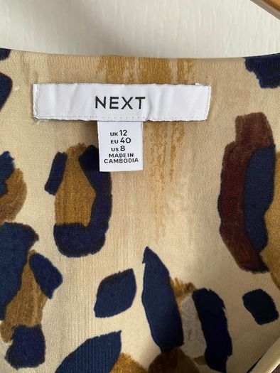 NWOT NEXT ladies v neck top size m
