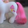Strawberry Suprise with HTF accessory Scented MLP G3 My Little Pony 2005 Image 2