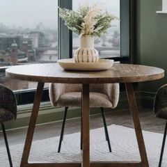 Round Dining table