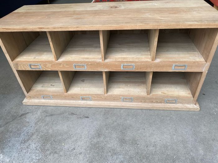Solid wooden organiser for storage
