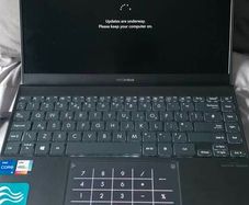 Asus Zenbook 8gb ram 512gb ssd