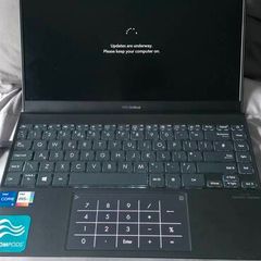 Asus Zenbook 8gb ram 512gb ssd