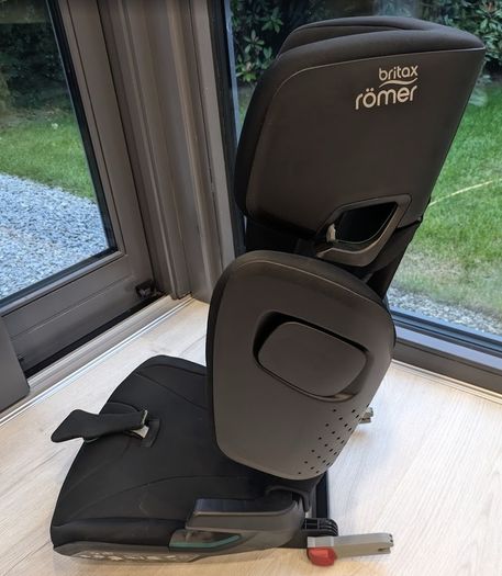 Britax Romer Kidfix i-Size Car Booster Seat Black with XP Pad & SICT - High Back Booster Child Seat