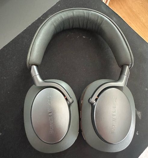 Bowers & Wilkins PX8 McLaren Edition