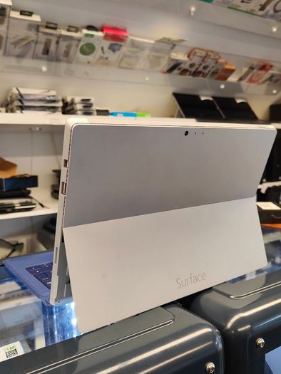 Microsoft Surface Pro 3 12inch i5-4300U 8GB RAM 256GB SSD Windows 10 Pro Touch