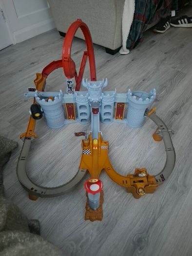 hot wheels mario kart castle raceway track