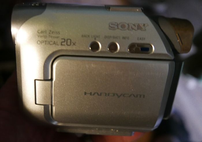 Sony Digital HandyCam DCR-HC22E MiniDV Camcorder Video Camera NTSC Japan silver