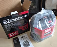 Car battery charger, NEW
