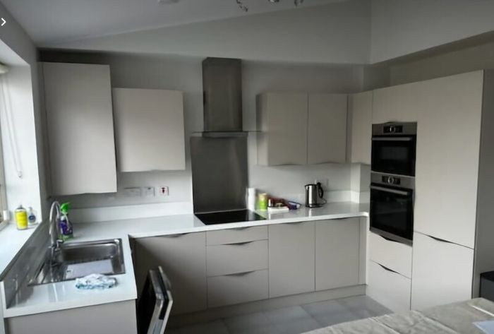 fitted kitchen