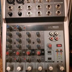 Behringer Xenyx Q802 USB