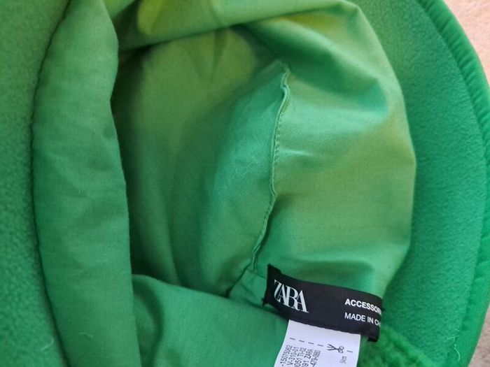 Girls Zara black ears hat and green bucket hat 5-8 bundle