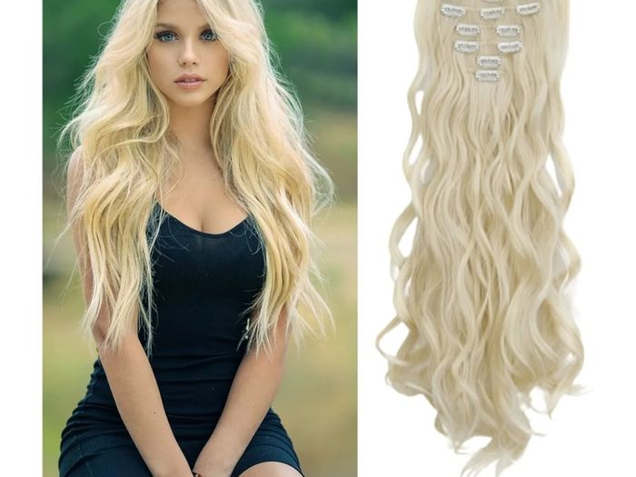 BNIP Blond Wavy Clip In Hair 7pce Extensions