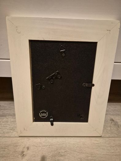 2 white photo frames 10 x 15 cm