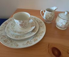 Vintage Budlet Fine China 21-Piece Tea Set