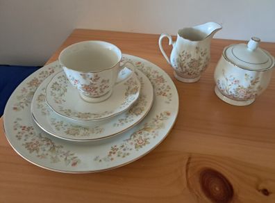 Vintage Budlet Fine China 21-Piece Tea Set