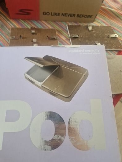 PetPod automatic pet feeder