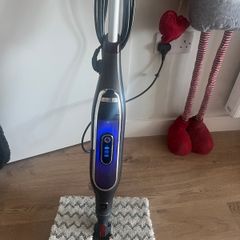 SHARK automatic steam mop.