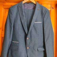 Men's 2 piece, Travis, jacket and trousers Teal suit. Slim fit. Worn oncen