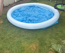 Kids paddling pool
