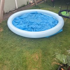 Kids paddling pool
