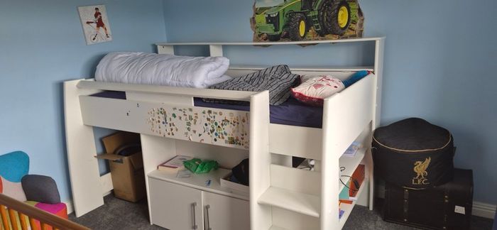 Midsleeper bed