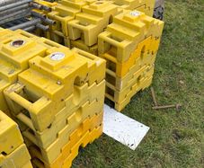 Ballast weights for Heras fencing