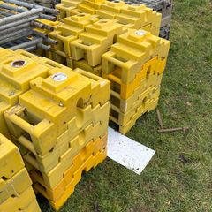 Ballast weights for Heras fencing