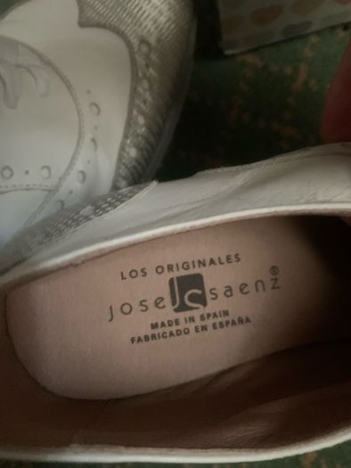 Wedge laced shoes
