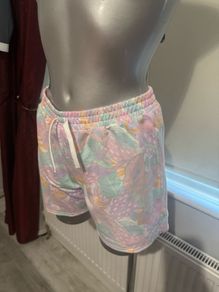 BNWT Dunnes Stores Tropical shorts to fit waist 26' Free post