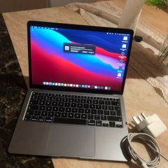 2020 MacBook Air 8gb W/ charger
