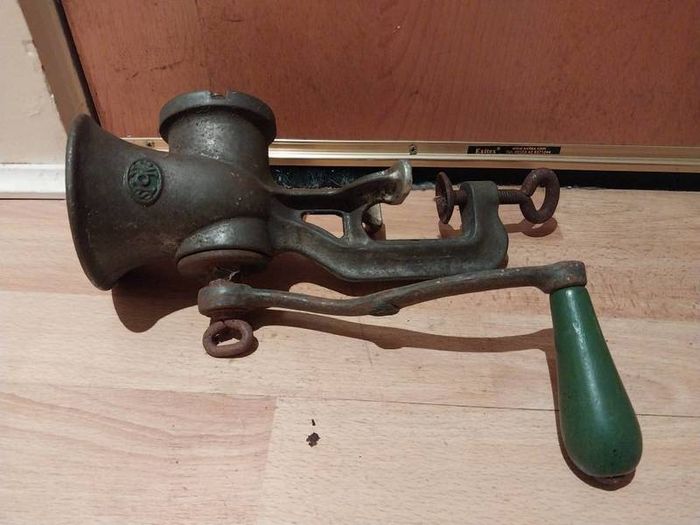 Vintage Spong Mincer