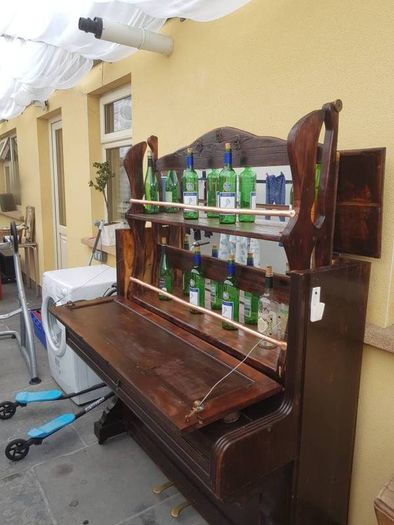 Electric piano Bar