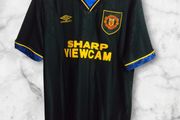 Man Utd ( Bruce 4 ) Retro Jersey , Large.