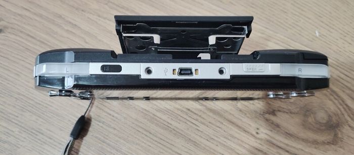 Psp Modded 1004 64gb 2 Original Sony Batteries Original charger