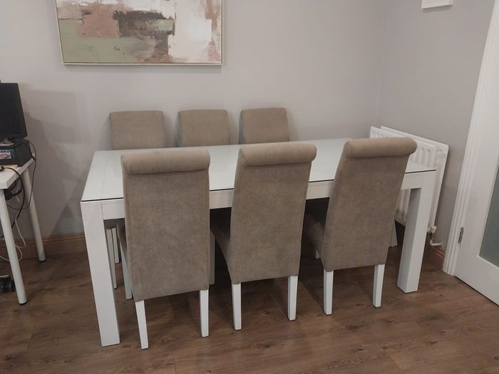 Table & 6 chairs